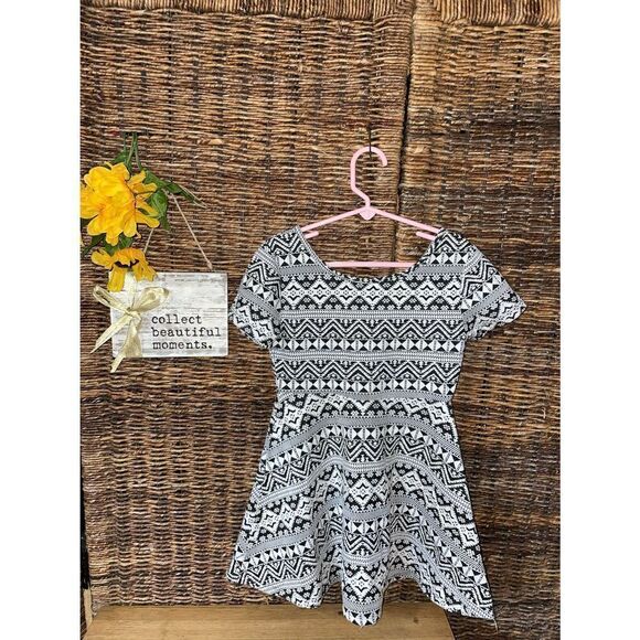 đEUC!âPlaceâGeometricâDesign Girlsâ5-6âSđClearanceâitem!â2/$15-3/$25 - Picture 4 of 9